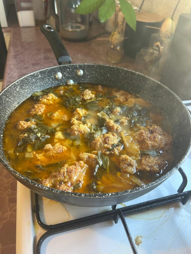 קציצות עוף ברוטב עלי סלק